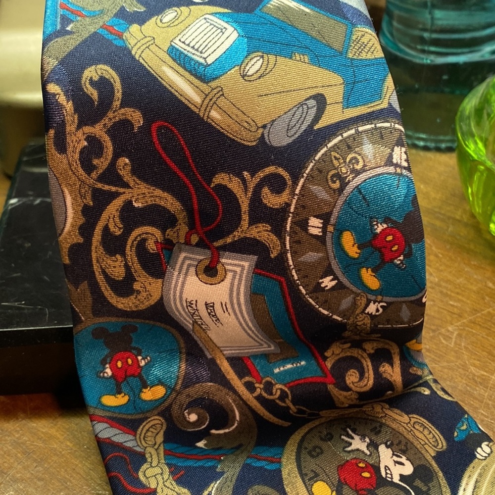 Disney Mickey Tie - Picture 5 of 8